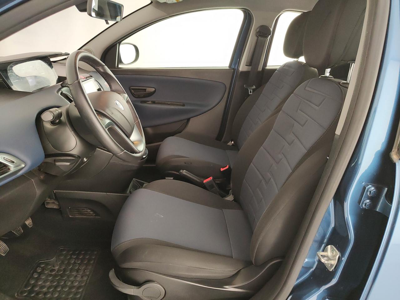 Lancia Ypsilon 1.0 FireFly 5 porte S&S Hybrid Platino