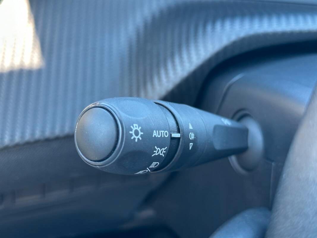 Peugeot 2008 1.2 puretech Allure s&s 100cv con CarPlay