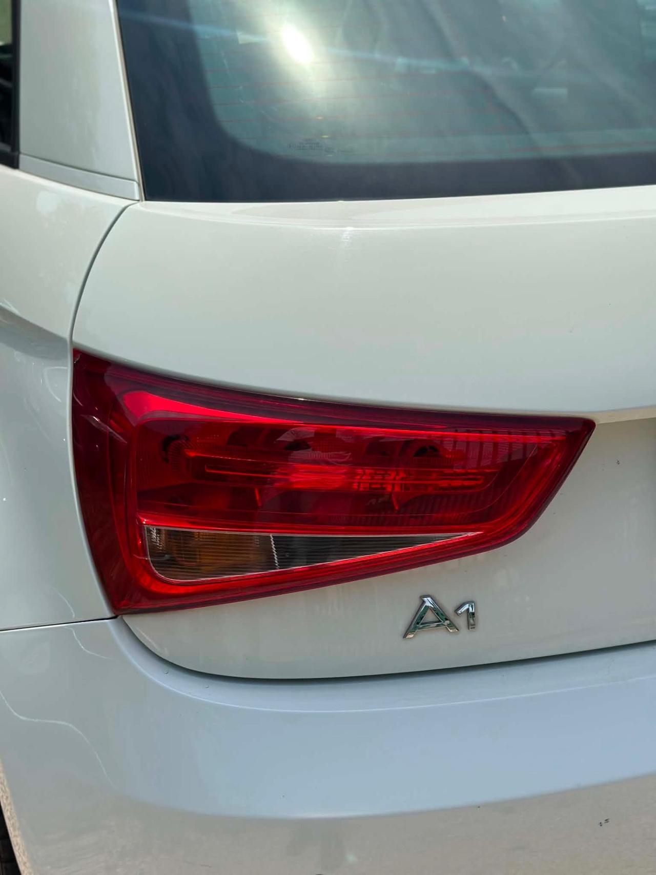 Audi A1 1.6 TDI TETTO KMCERT GARANZ UNICOPR
