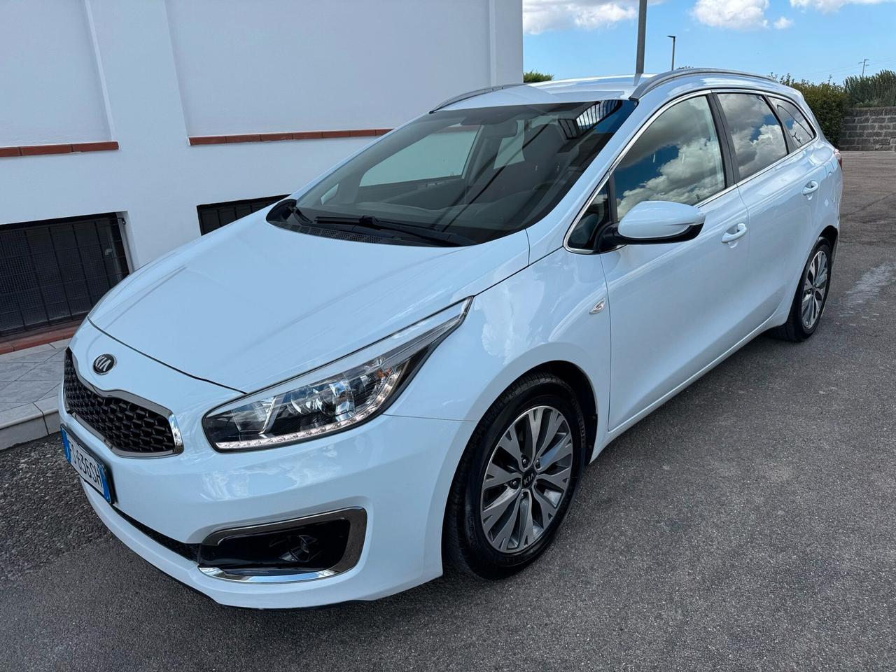 Kia Ceed AUTOCARRO N1 5POSTI