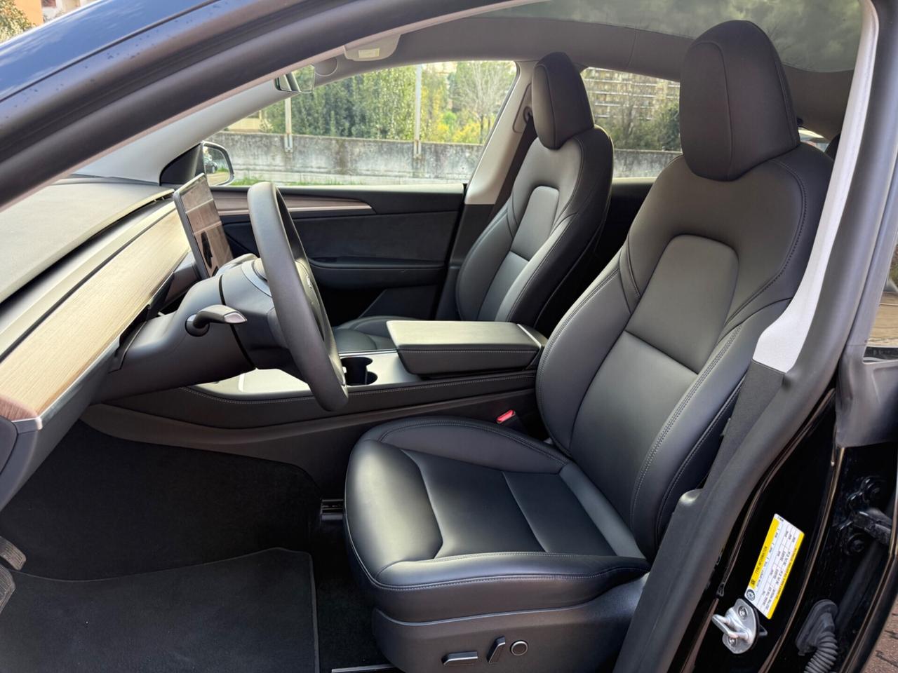 Tesla Model Y Dual Motor Long Range AWD