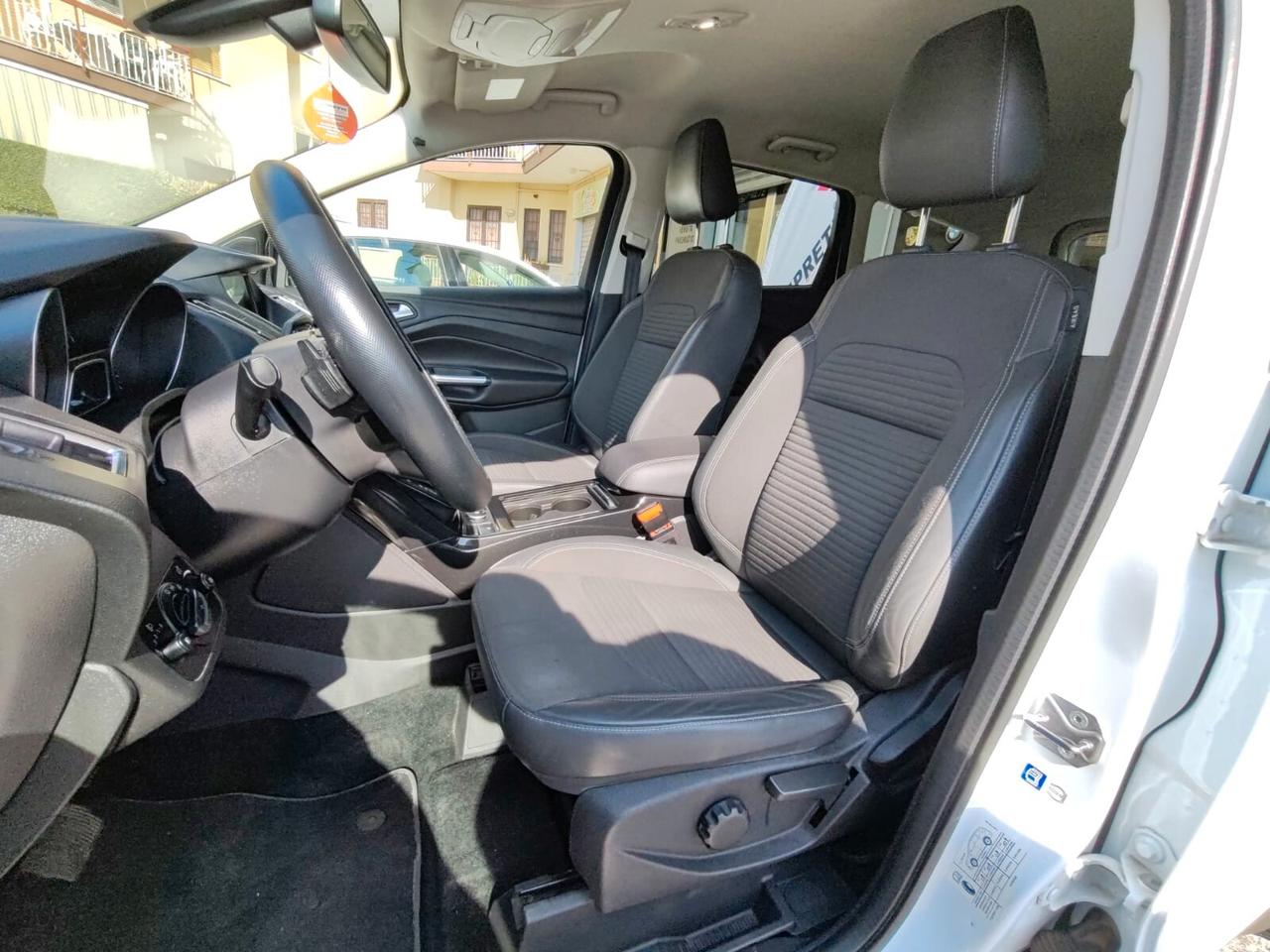Ford Kuga 1.5 TDCI 120 CV S&S 2WD Titanium