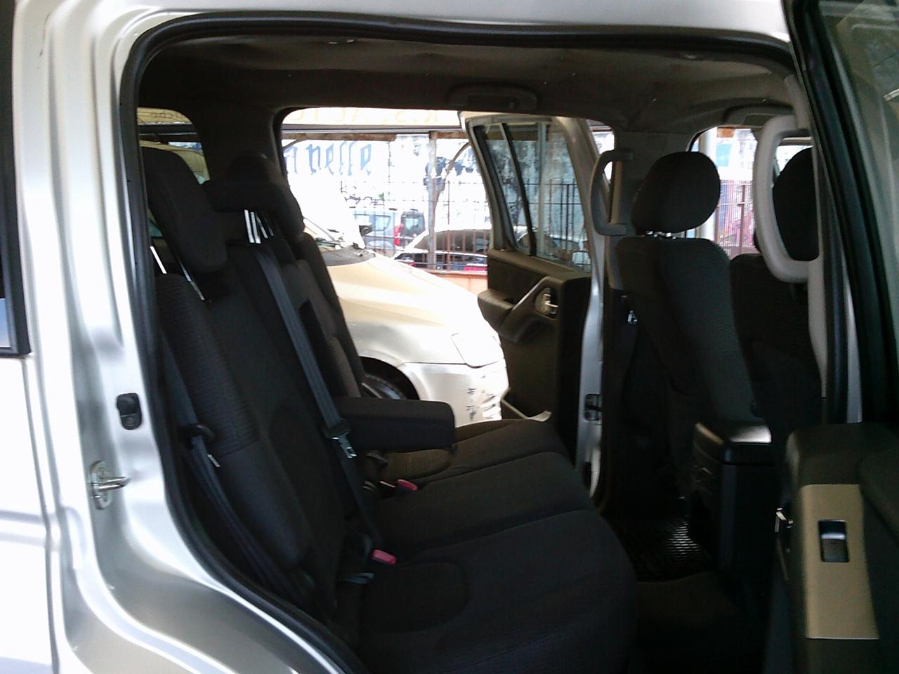 Nissan Pathfinder 2.5 dCi automatica 7 posti full 07