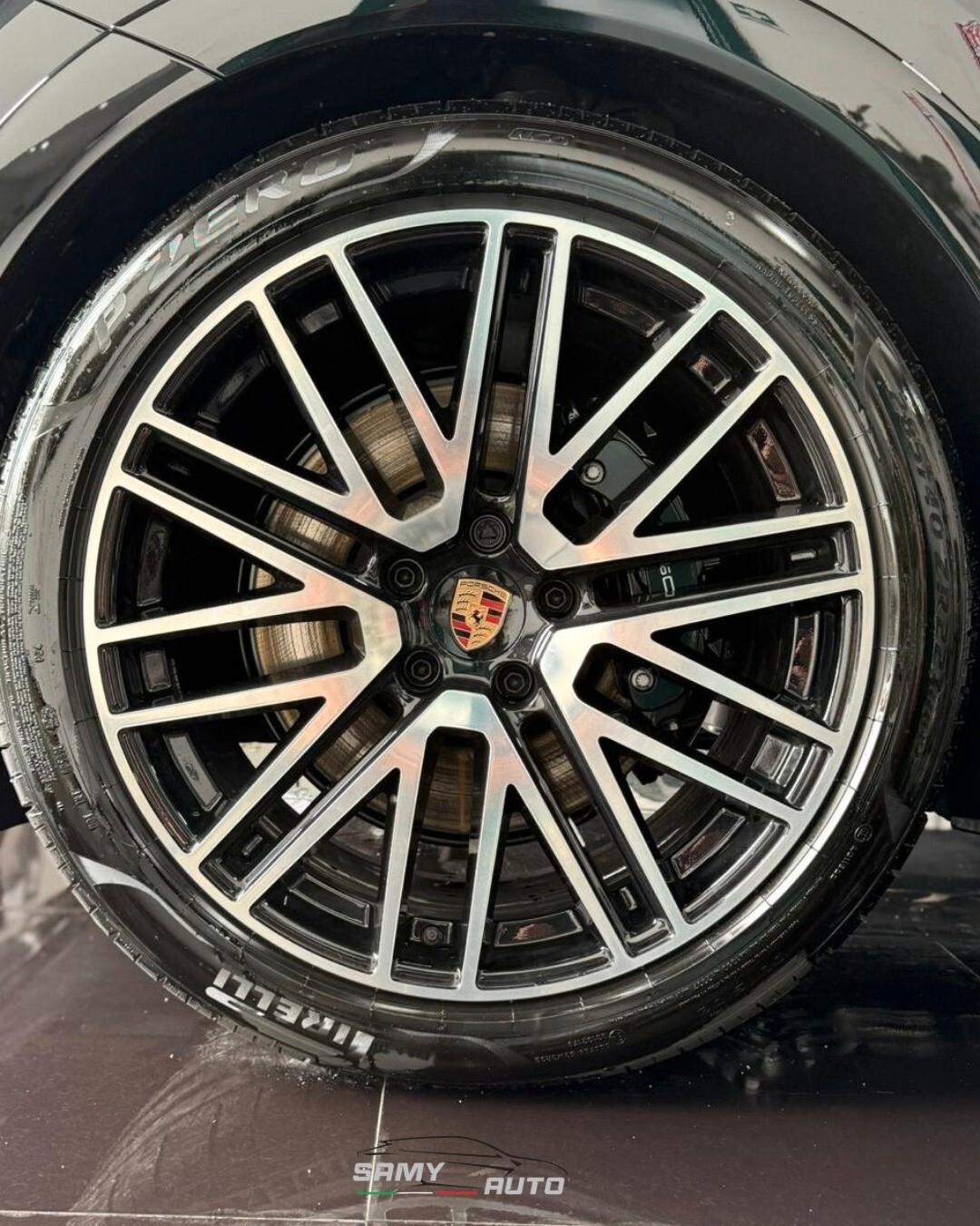 Porsche Cayenne Coupé 3.0 V6 E-Hybrid Black Edition