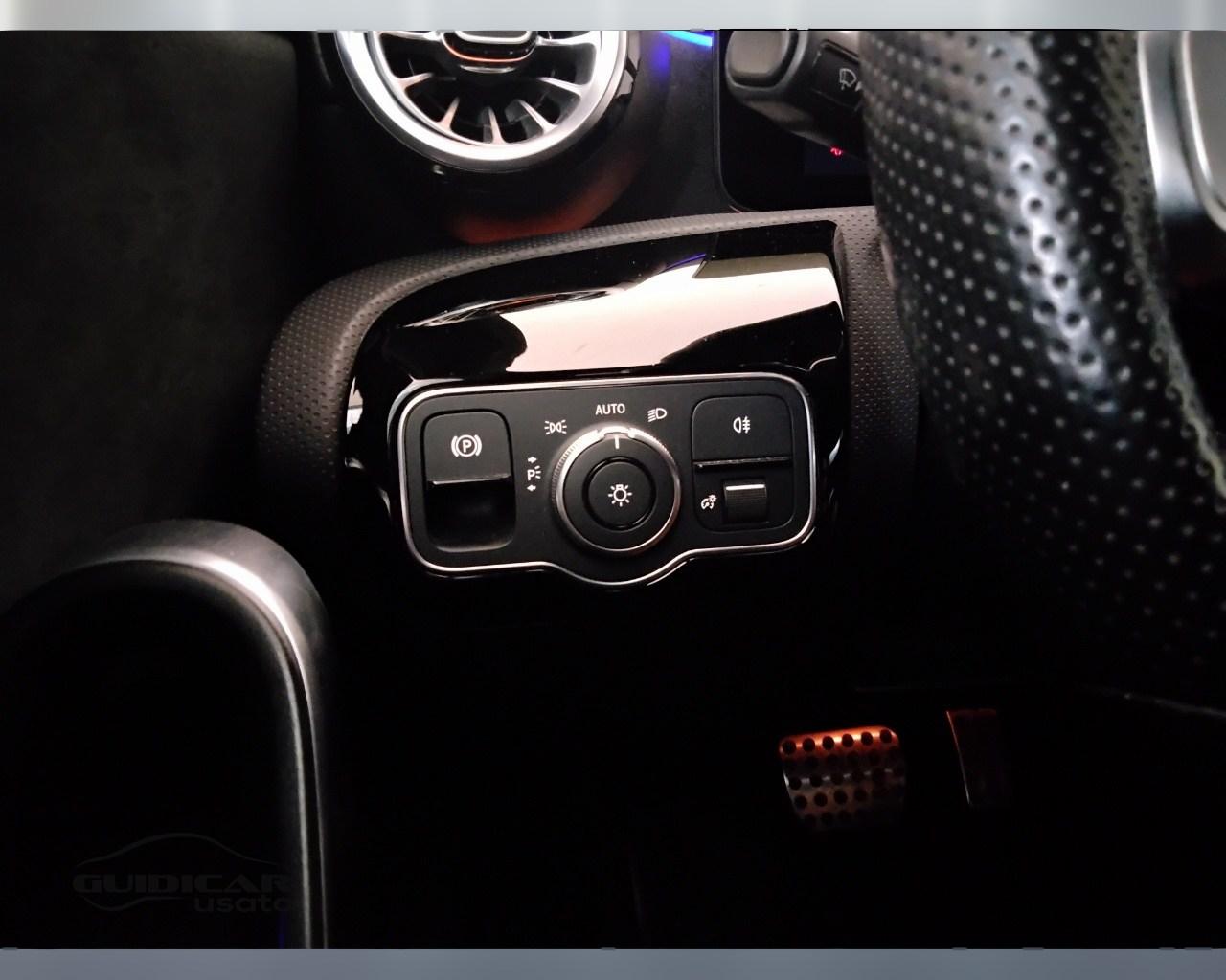 Mercedes-Benz Classe A - W177 2018 - A 180 d Premium auto