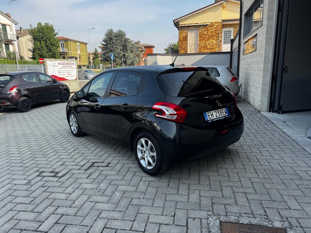 Peugeot 208 1.6 e-HDi 92 CV Stop&Start 5 porte Active
