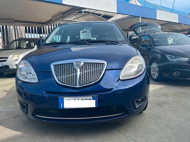 LANCIA YPSILON 2011