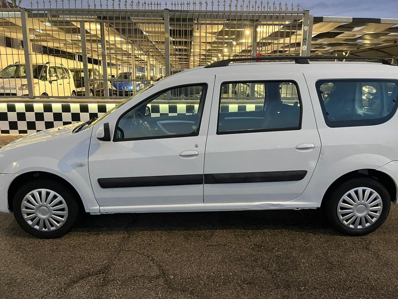 Dacia Logan MCV 1.5 dCi 90CV Lauréate 2011