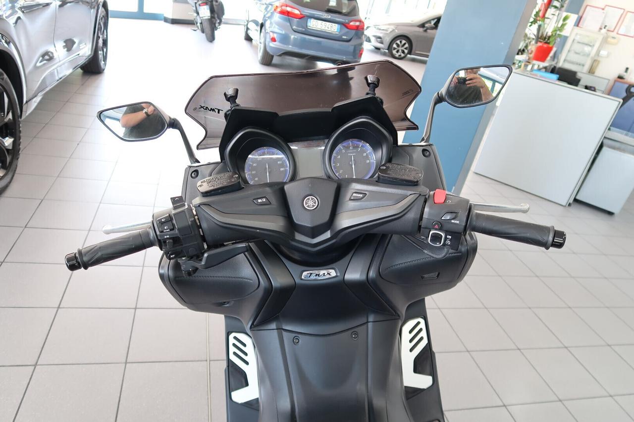 Yamaha TMAX 560