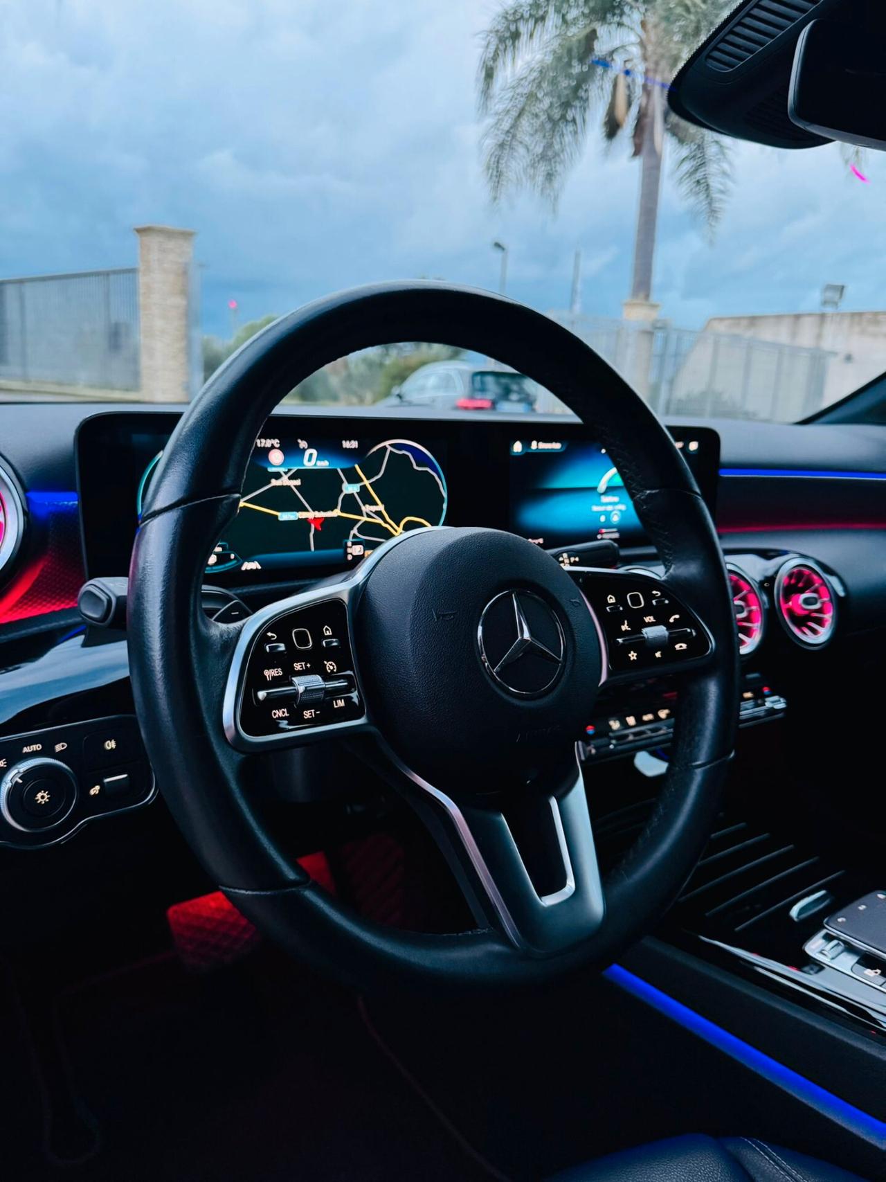 Mercedes-benz A 180d Automatic Sport Led Ambient