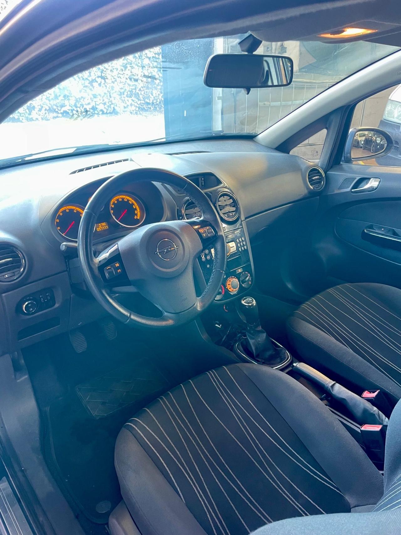 Opel Corsa 1.2 3 porte euro 5 per neopatentati