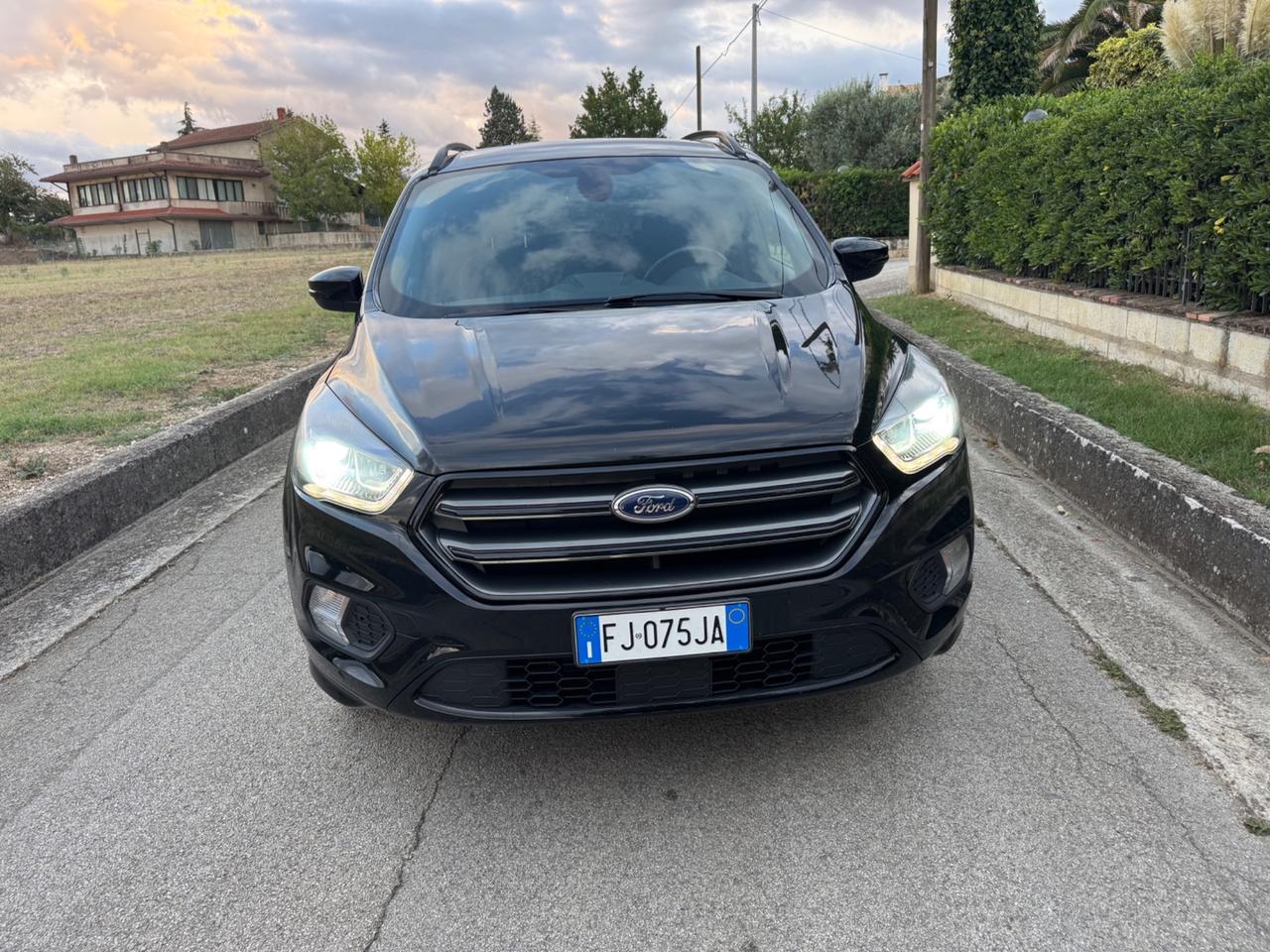 Ford Kuga 1.5 TDCI 120 CV S&S 2WD ST-Line