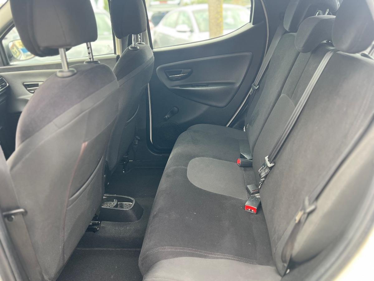 LANCIA - Ypsilon - 1.2 69 CV 5 porte Silver