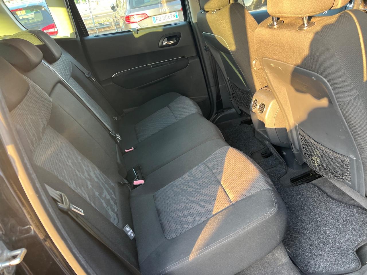 Peugeot 3008 1.6 HDi 110CV Premium