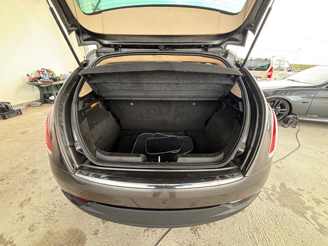 Lancia Delta 1.6 MJT DPF Gold