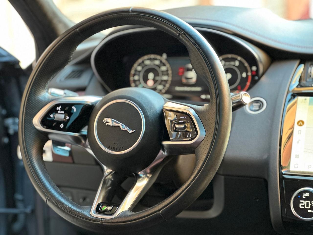 Jaguar E-Pace 2.0D 163CV AWD Auto R-Dynamic TETTO