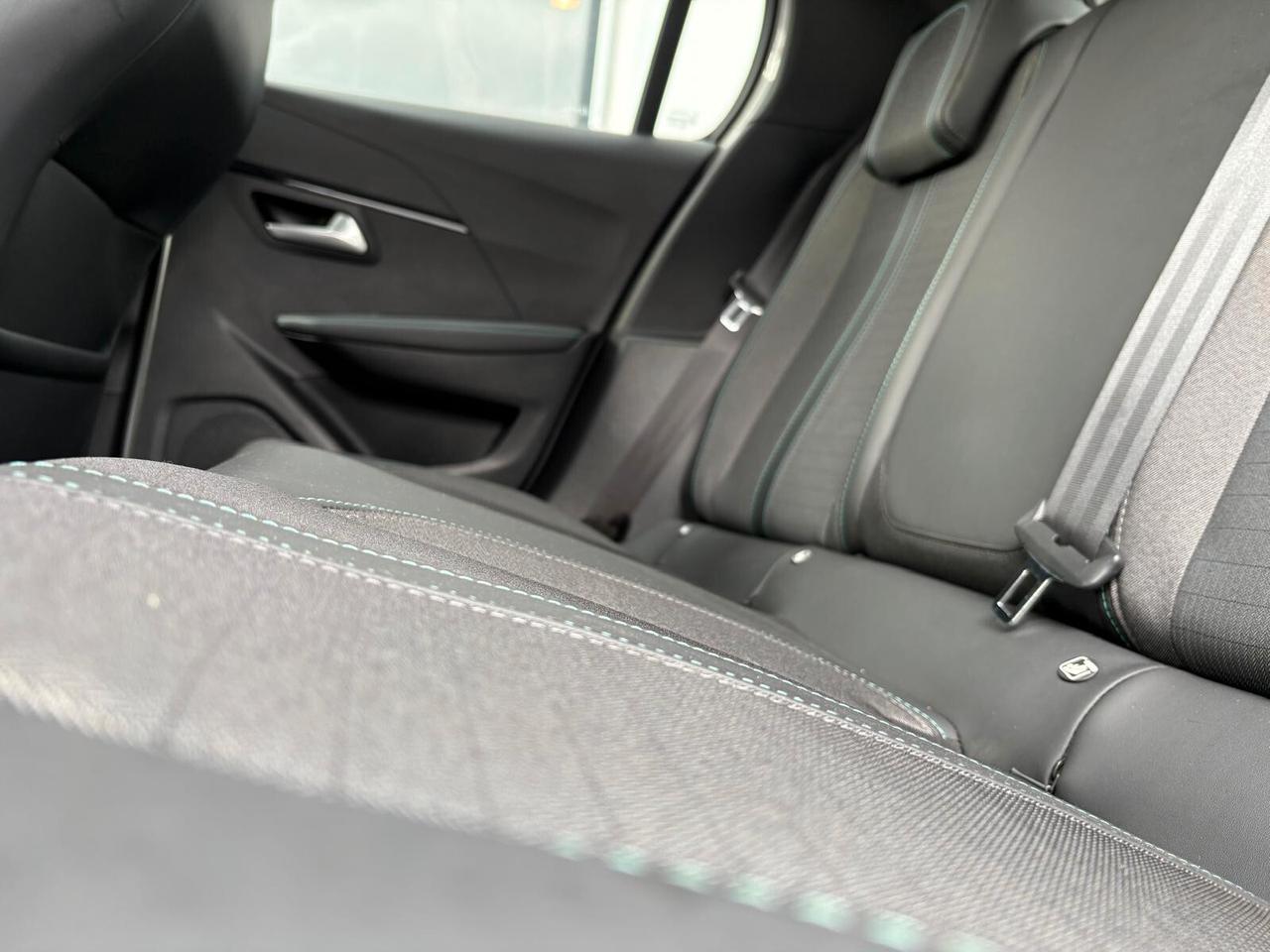 Peugeot 208 ALLURE PACK motore elettrico 136 cv SPOTICAR