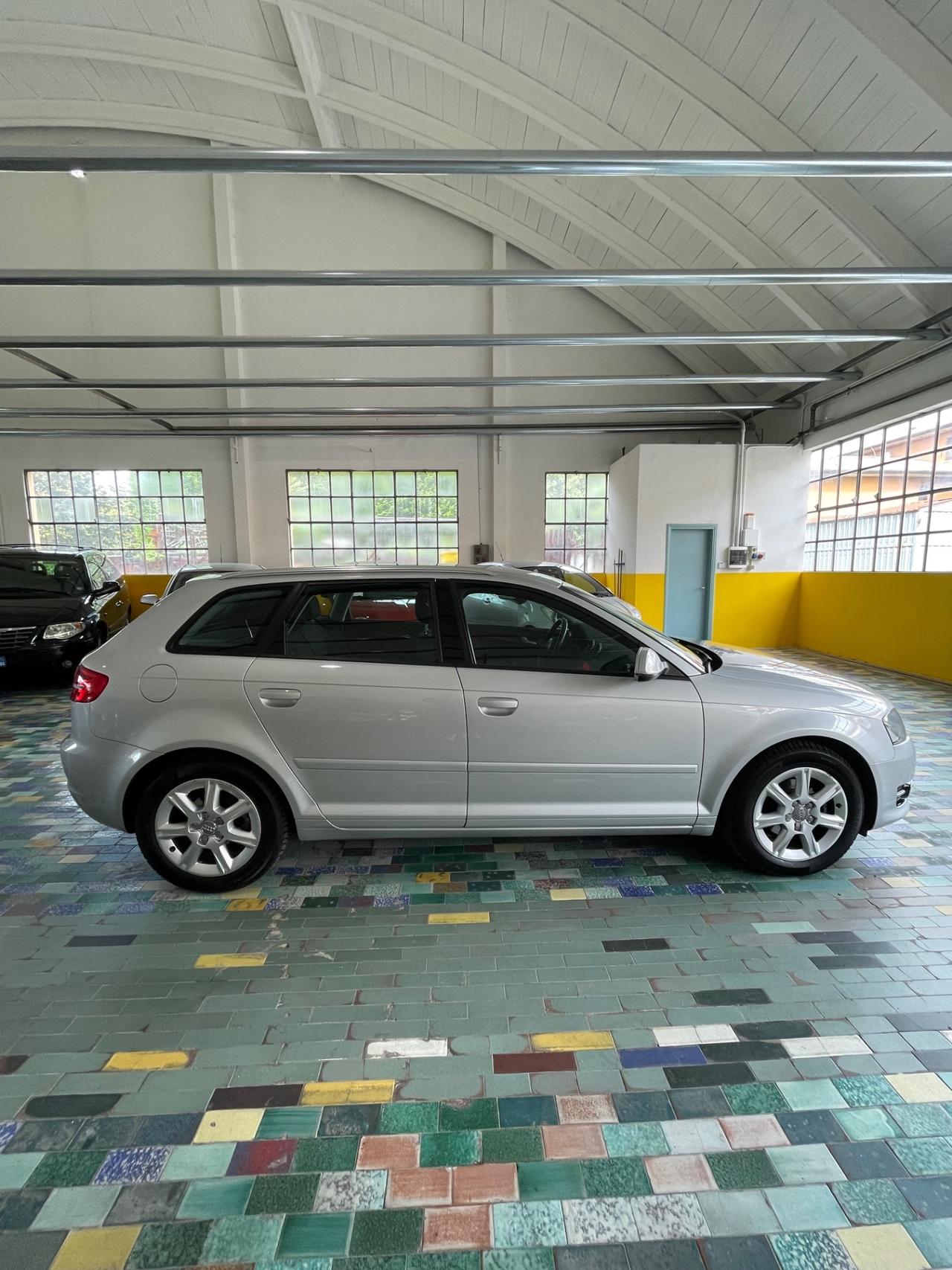 Audi A3 SPB 1.6 TDI 105 CV TAGLIANDI CERTIFICATI