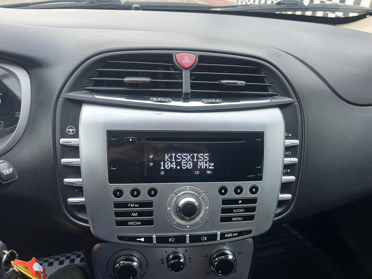 Lancia Delta 1.6 MJT Silver - 2011