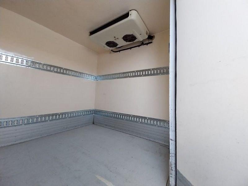 Nissan Atleon 35 2004 35.13 SE/1