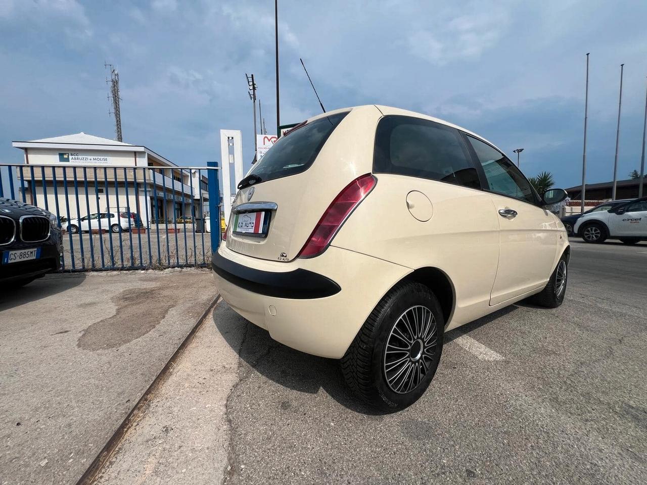 LANCIA YPSILON 1200BENZ ALLESTIMENTO ORO ECCELLENTI CONDIZIONI