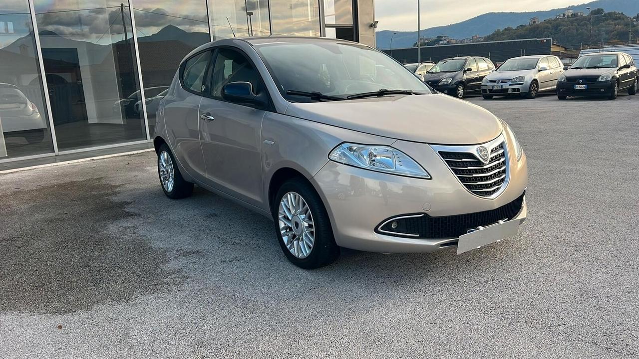 Lancia Ypsilon 1.2 69 CV 5 porte GPL Ecochic Silver NEOPATENTATI