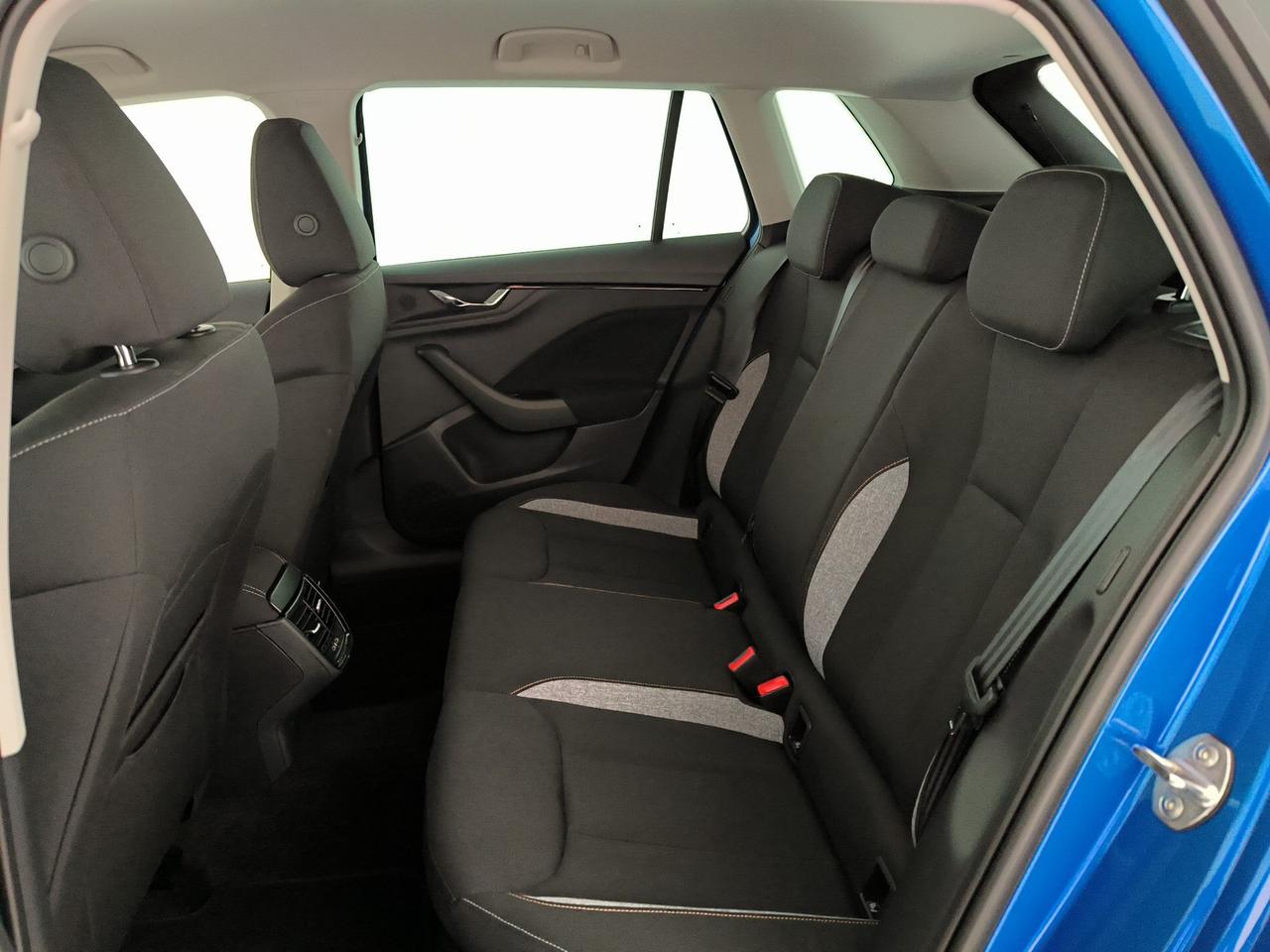 Skoda Kamiq 1.0 tsi black dots 115cv dsg