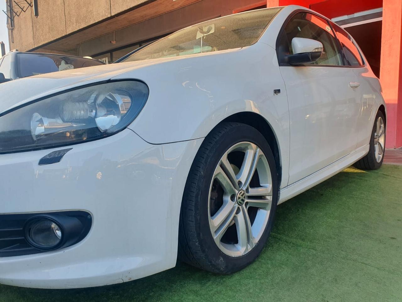 Volkswagen Golf 1.6 TDI DPF 3p. Comf. BlueM. Tech. R Line