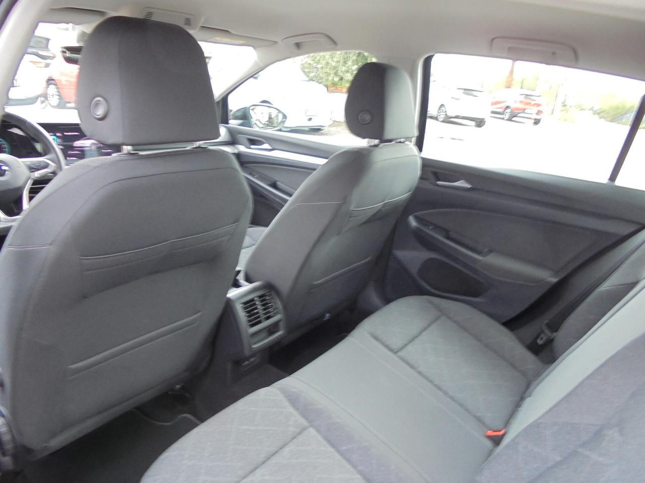 Volkswagen Golf 1.0 eTSI EVO DSG Life