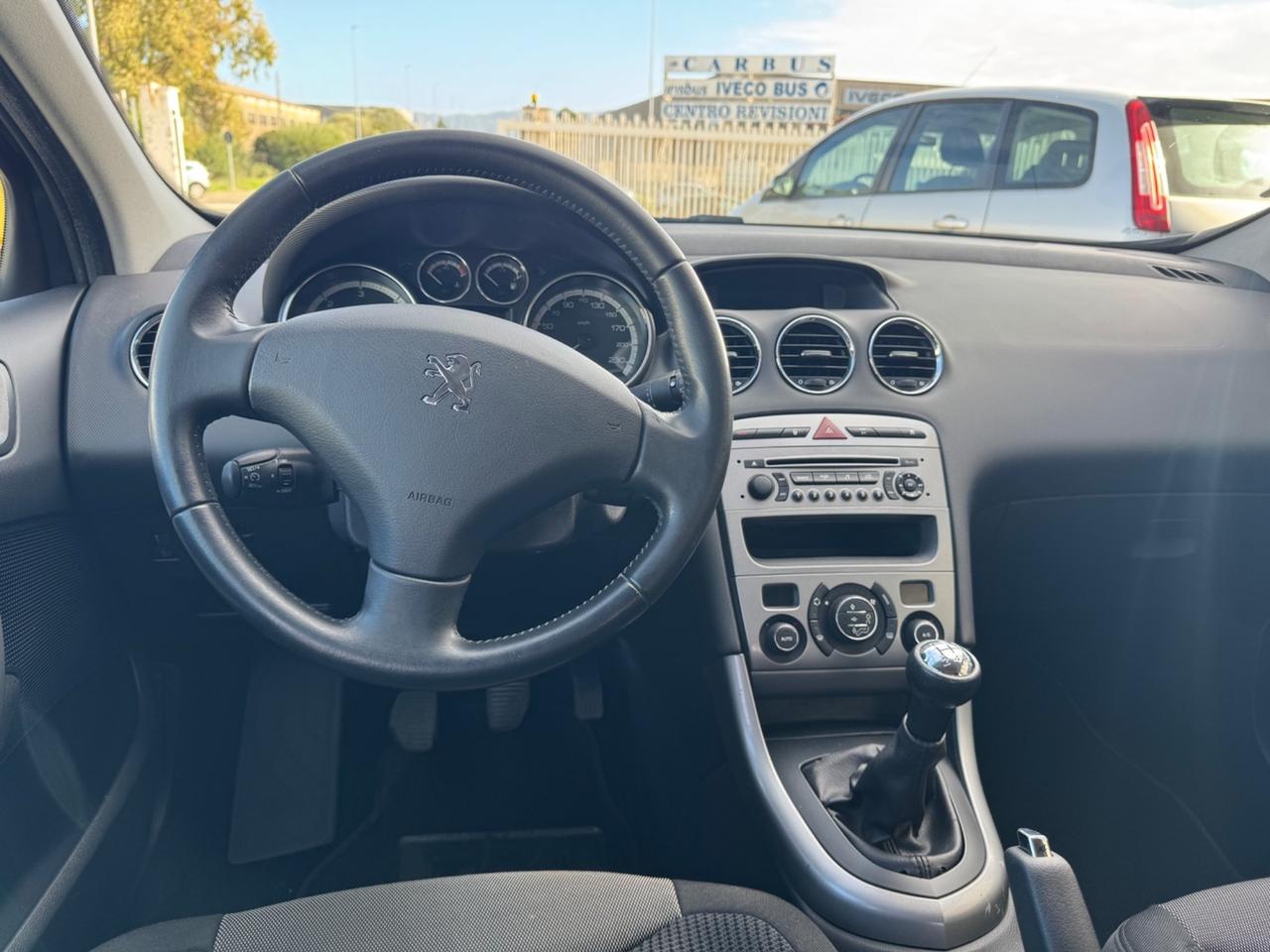 Peugeot 308 1.6 HDi 90CV -151.000 KM