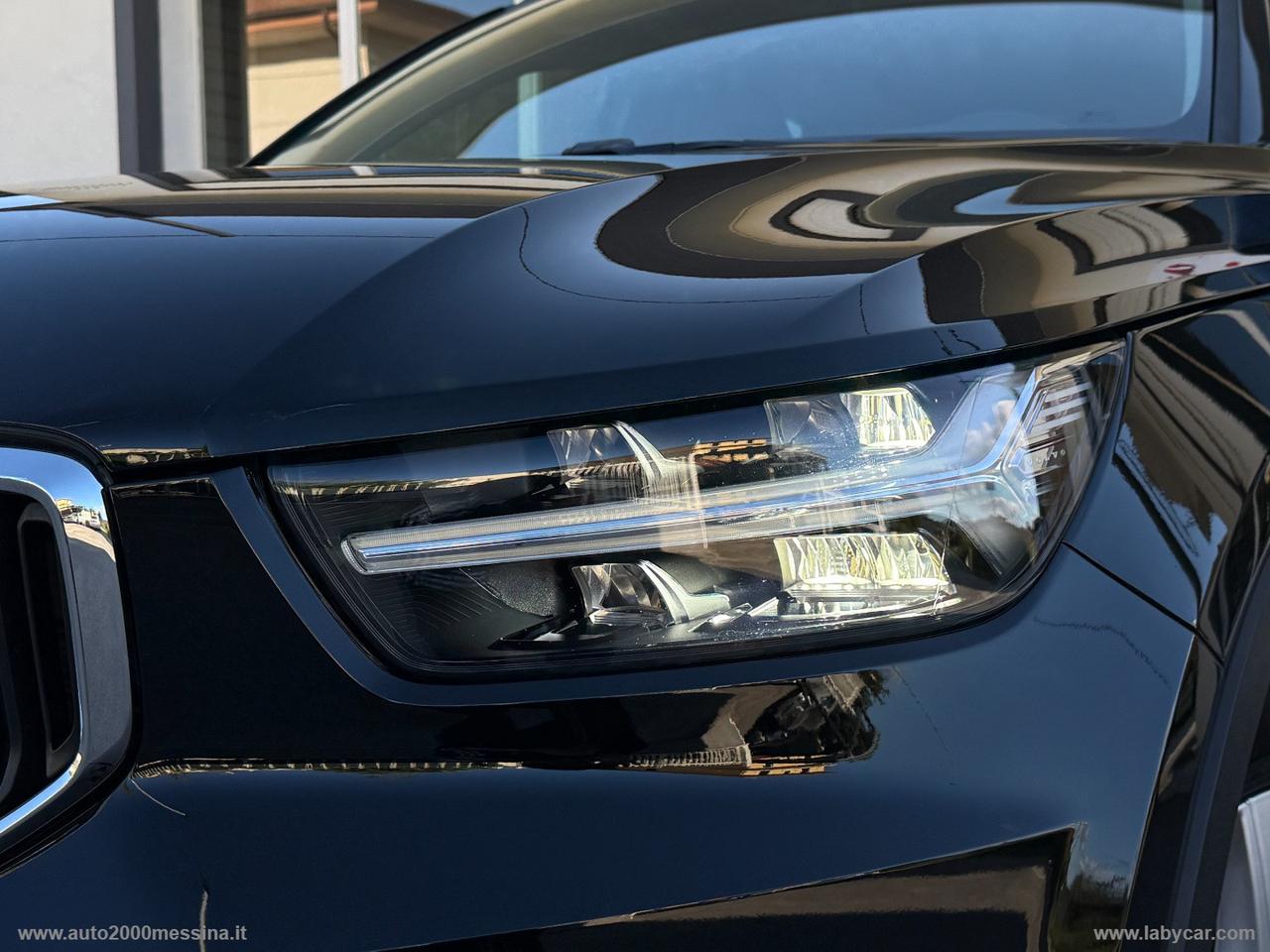 VOLVO XC40 T2 Momentum Core