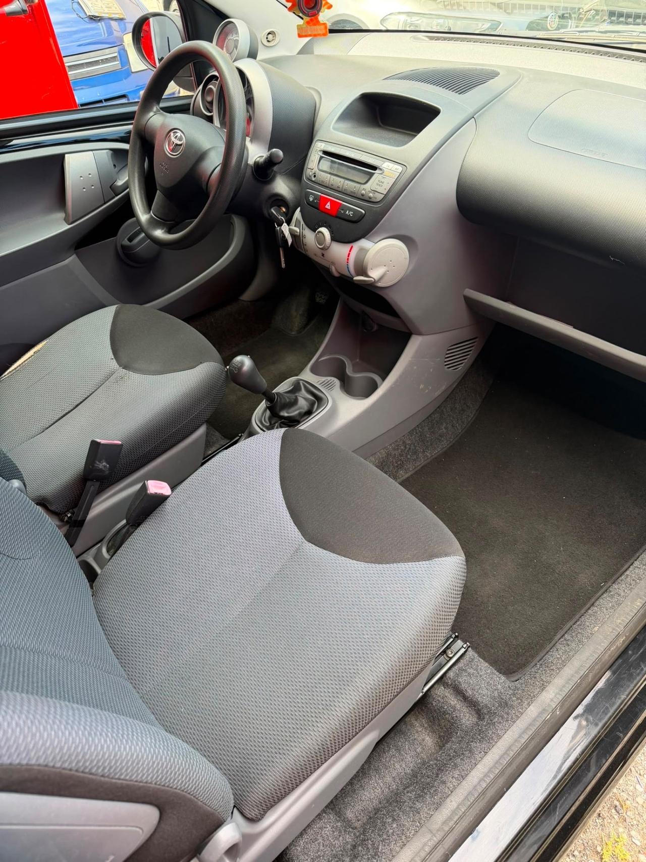 Toyota Aygo 1.0 12V VVT-i 3 porte Sol X Neopatentati