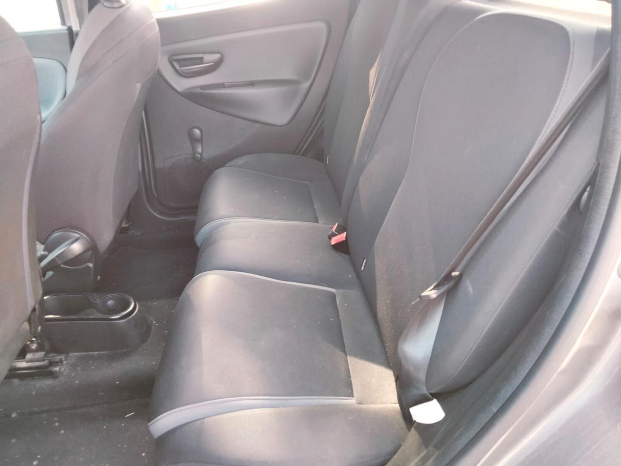 Lancia Ypsilon 1.2 69 CV 5 porte Gold 2019 NEOPATENTATI