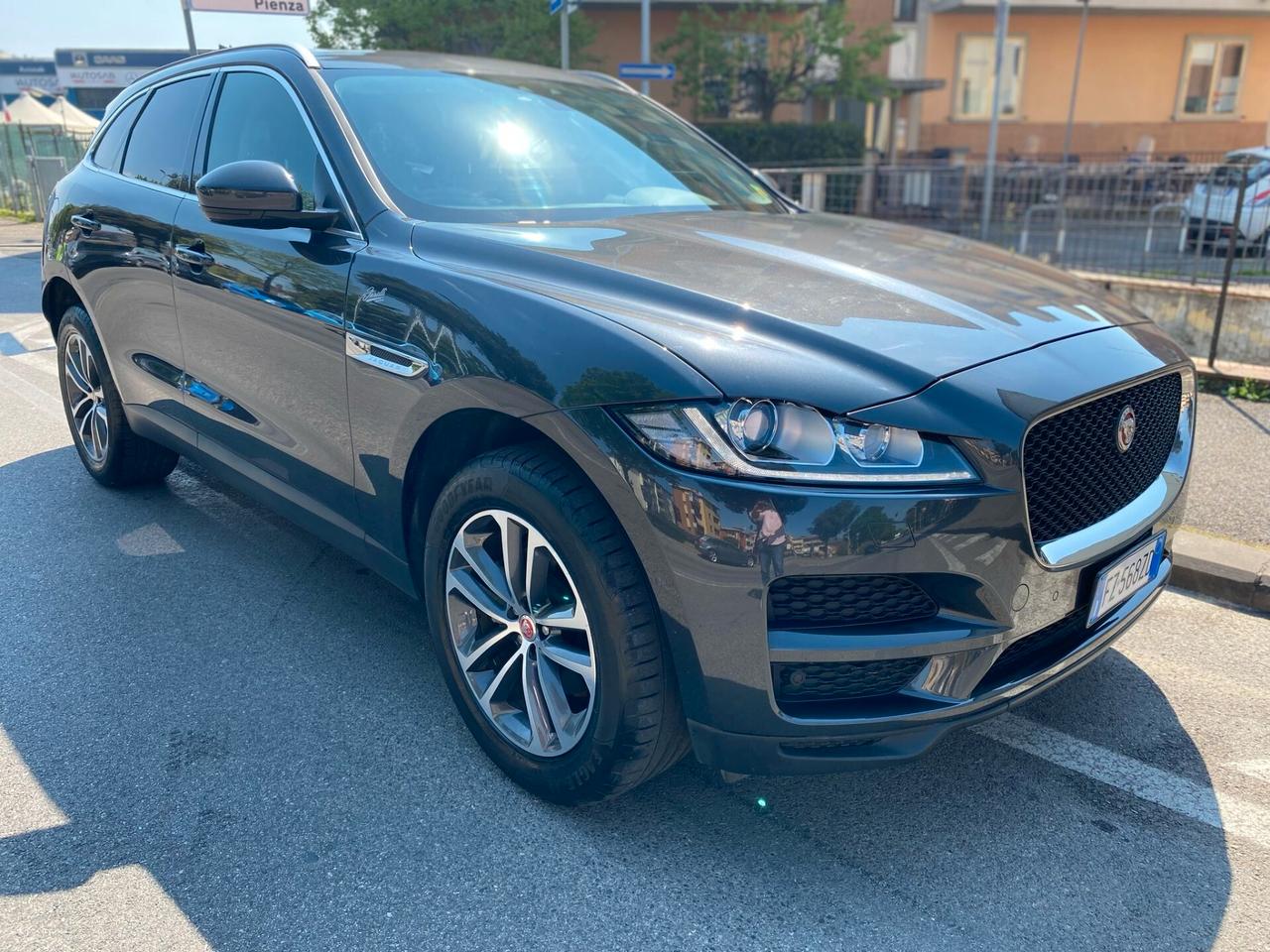 Jaguar F-Pace 2.0 D 180 CV AWD aut. Chequered Flag 74000 km