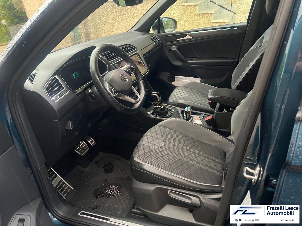 VOLKSWAGEN - Tiguan 2.0 tdi scr R-Line 150cv dsg (Conto Vendita - Esposizione Piano Lago)