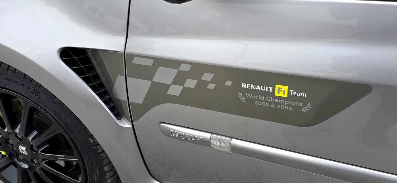Renault Clio 2.0 16V 200CV 3 porte RS - Vettura di interesse Storico e Collezionistico