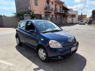Toyota Yaris 1.0i 16V cat 5 porte Sol