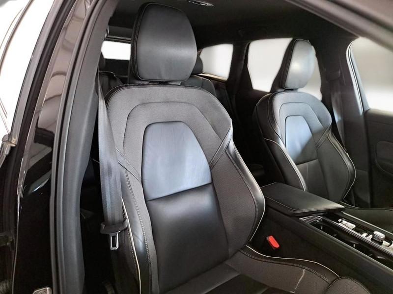VOLVO XC60 B4 D AWD automatico R-Design