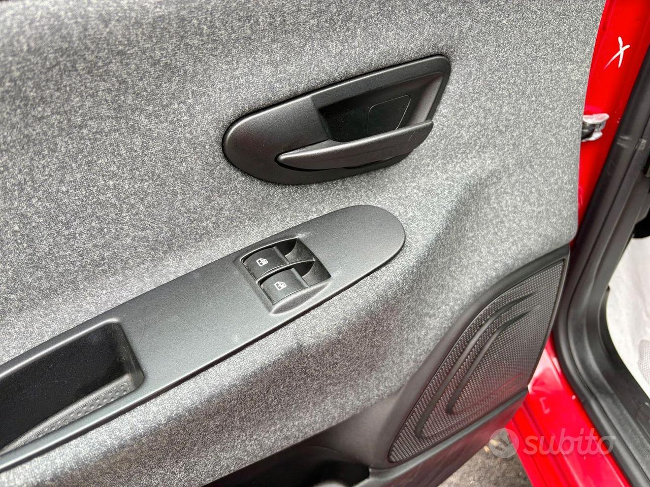 LANCIA Y 1.0 Benz/Hybrid Ecochic 99.000 KM!!! 70cv