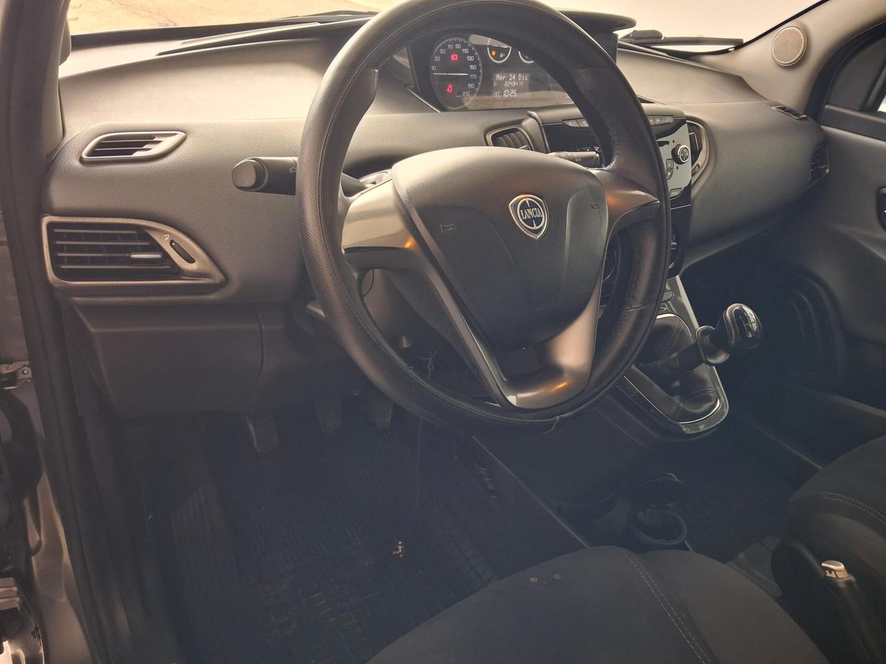 Lancia Ypsilon 1.2 69 CV 5 porte GPL Ecochic Platinum