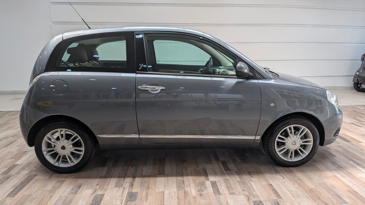 Lancia Ypsilon 1.2 Platino
