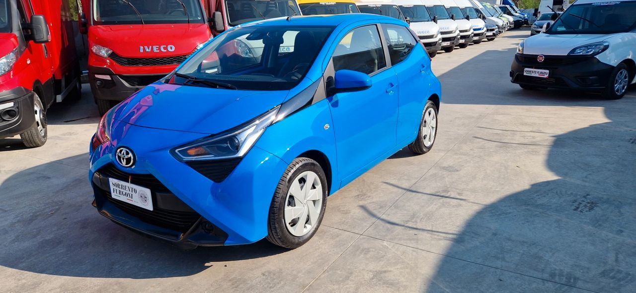 Toyota Aygo Connect 1.0 VVT-i 72 CV 5 porte x-wave MMT