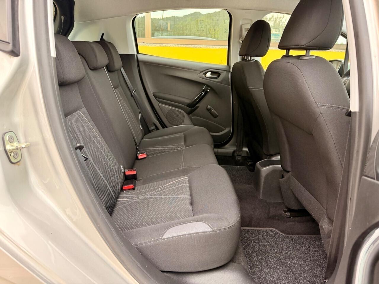Peugeot 208 1.4 HDi 50kw OK NEOPATENTATI