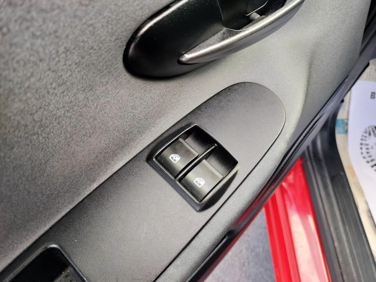 Lancia Ypsilon 1.2 69 CV 5 porte Elefantino 80.000km