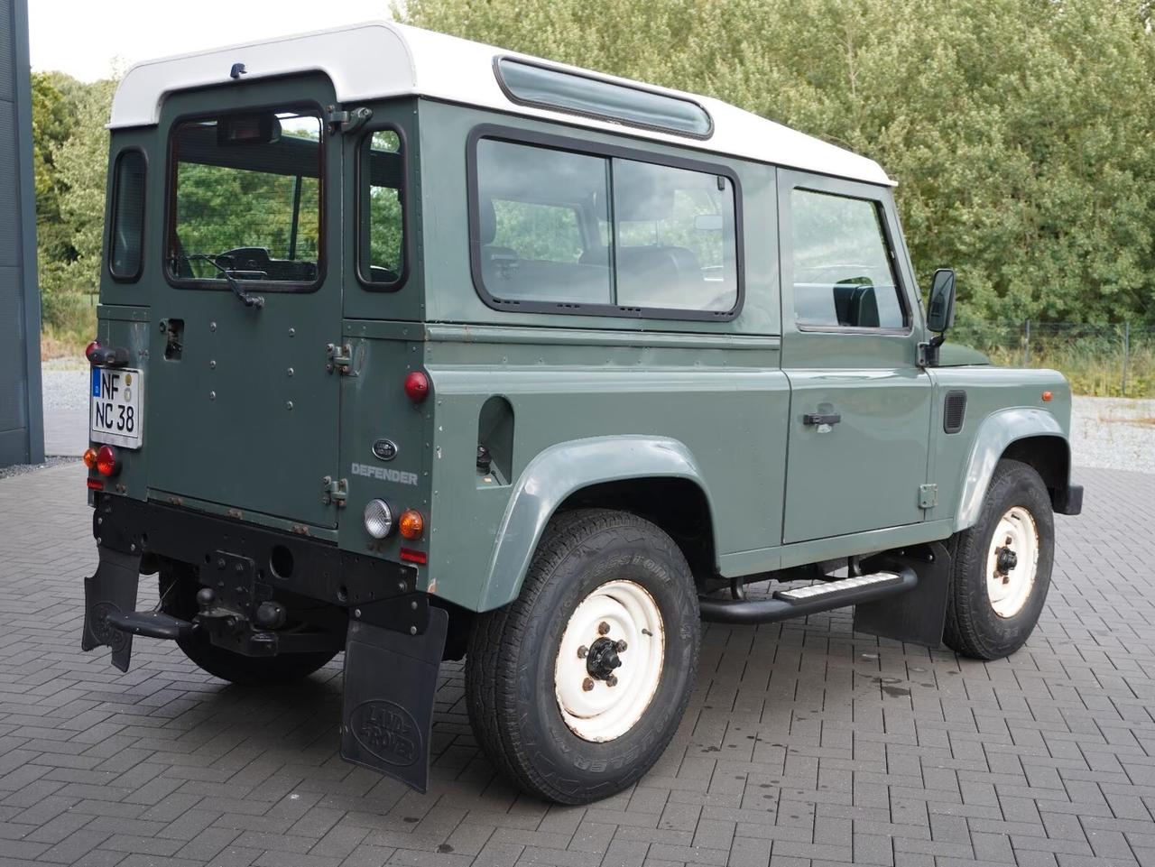 Land Rover Defender 90 TD4 Station Wagon E
