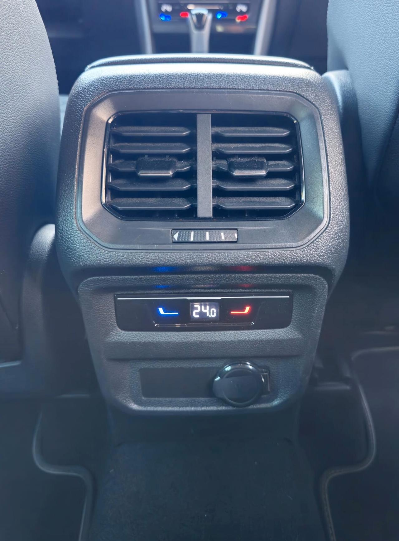 Volkswagen Tiguan 2.0 TDI 150 CV SCR DSG R-Line