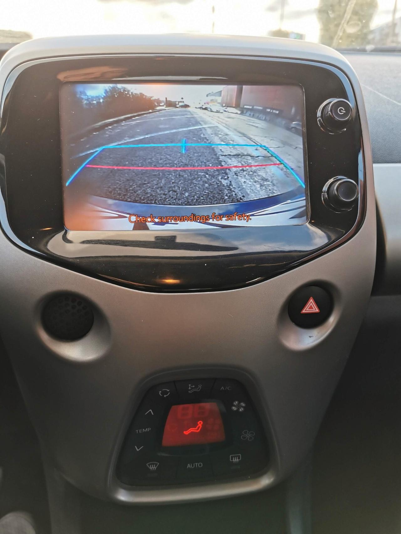 Toyota Aygo X-PLAY 5 PORTE RETROCAMERA CON GARANZIA