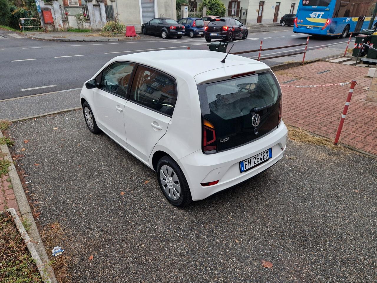 Volkswagen up! 1.0 60CV AUTOMATICA, 5 porte, Bluetooth, Sensori