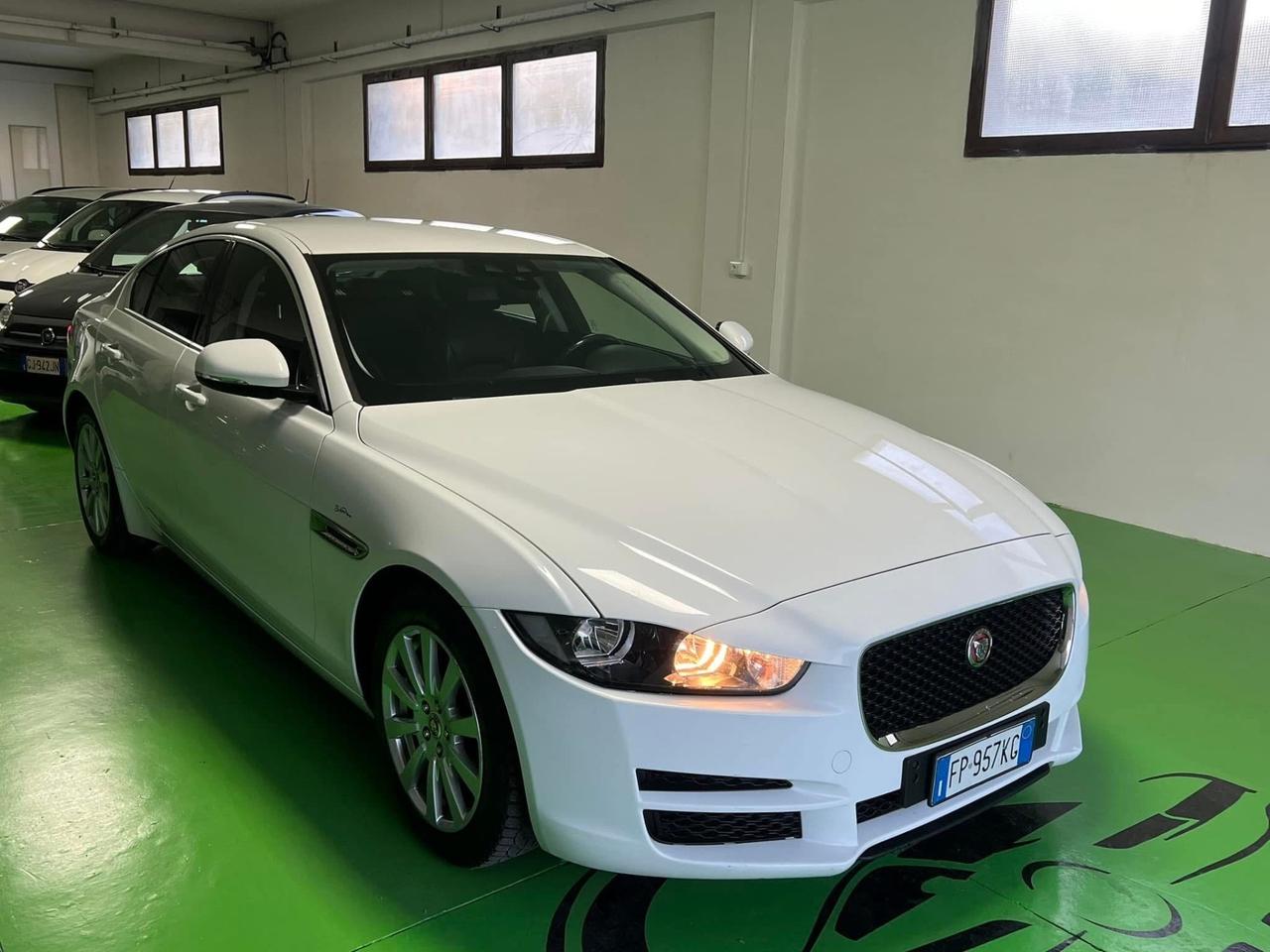 Jaguar XE 2.0 D 180 CV Portfolio