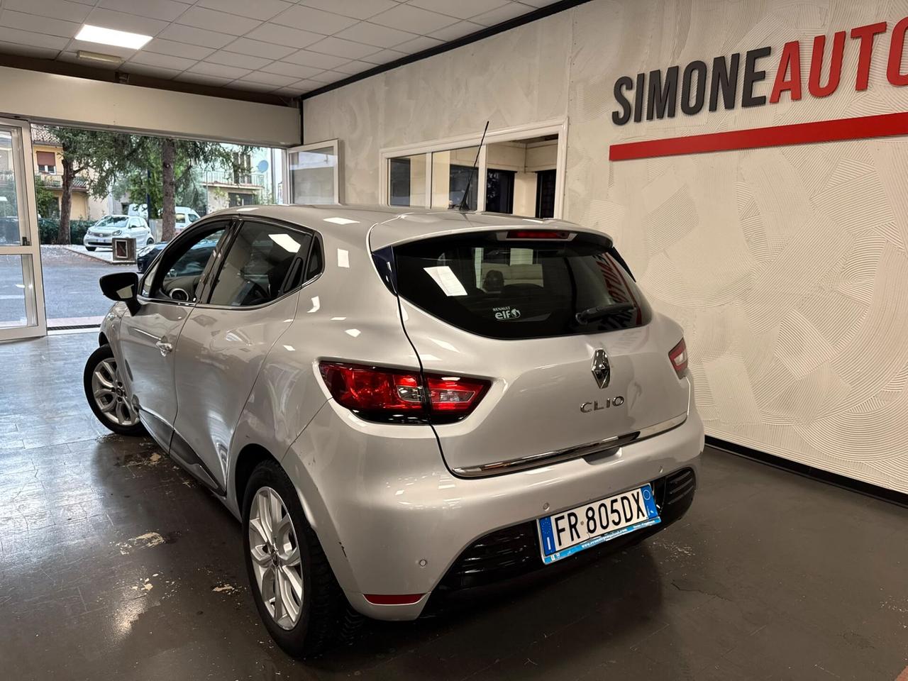 Renault Clio 1.2 75 CV 5 porte Duel